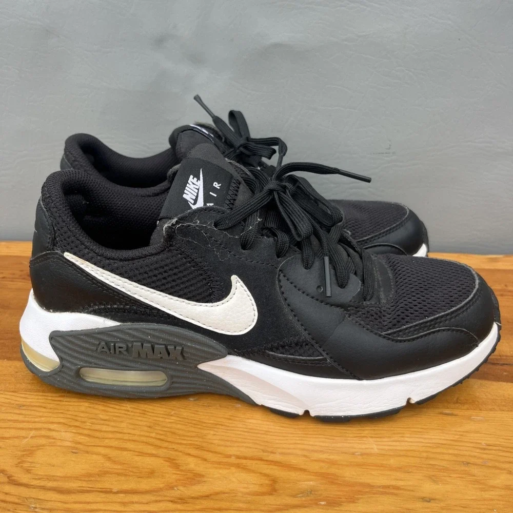 Nike Womens Air Max Excee CD5432-003  Black White Size 7.5